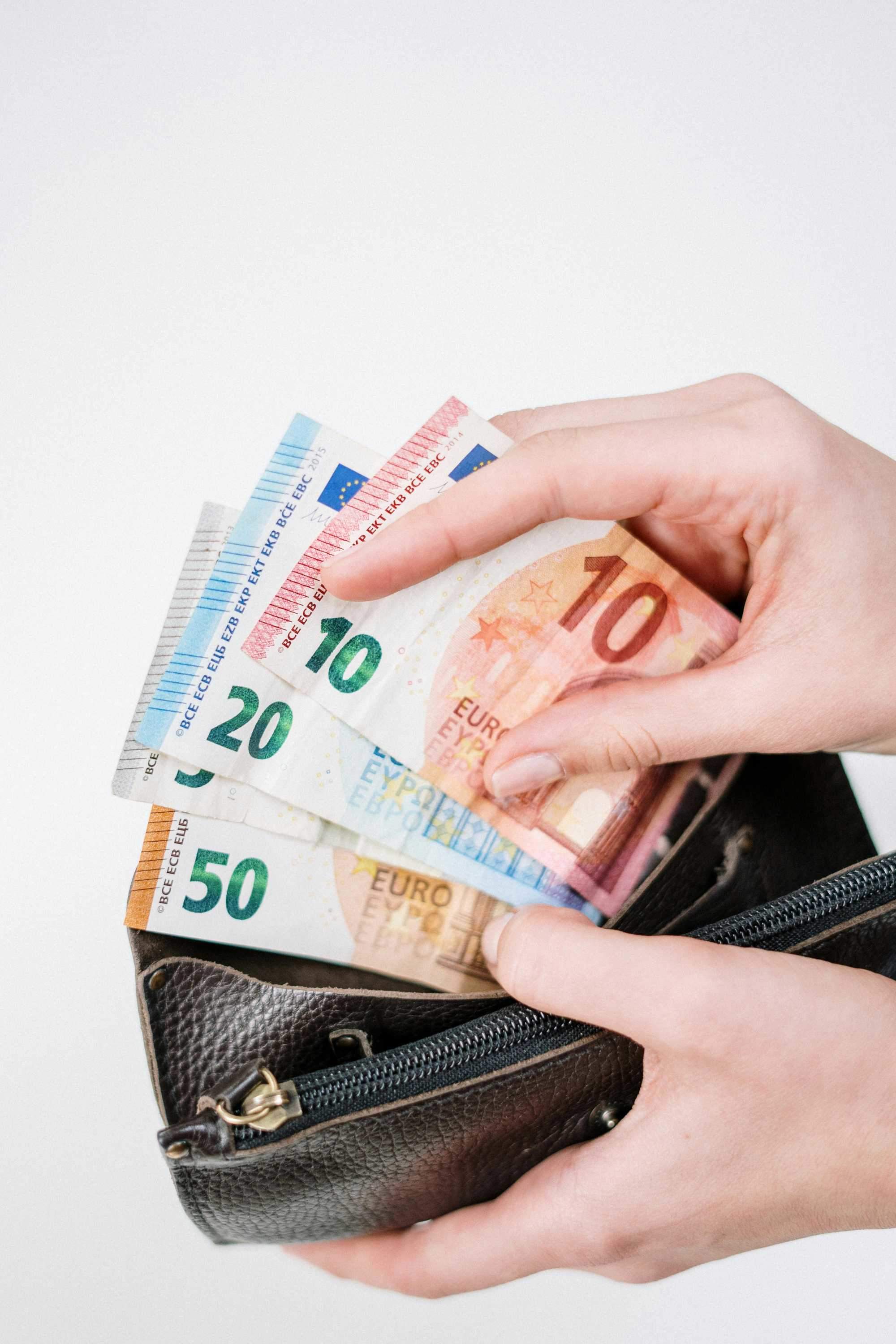 基金投资:方向、收益与风险的深度解析